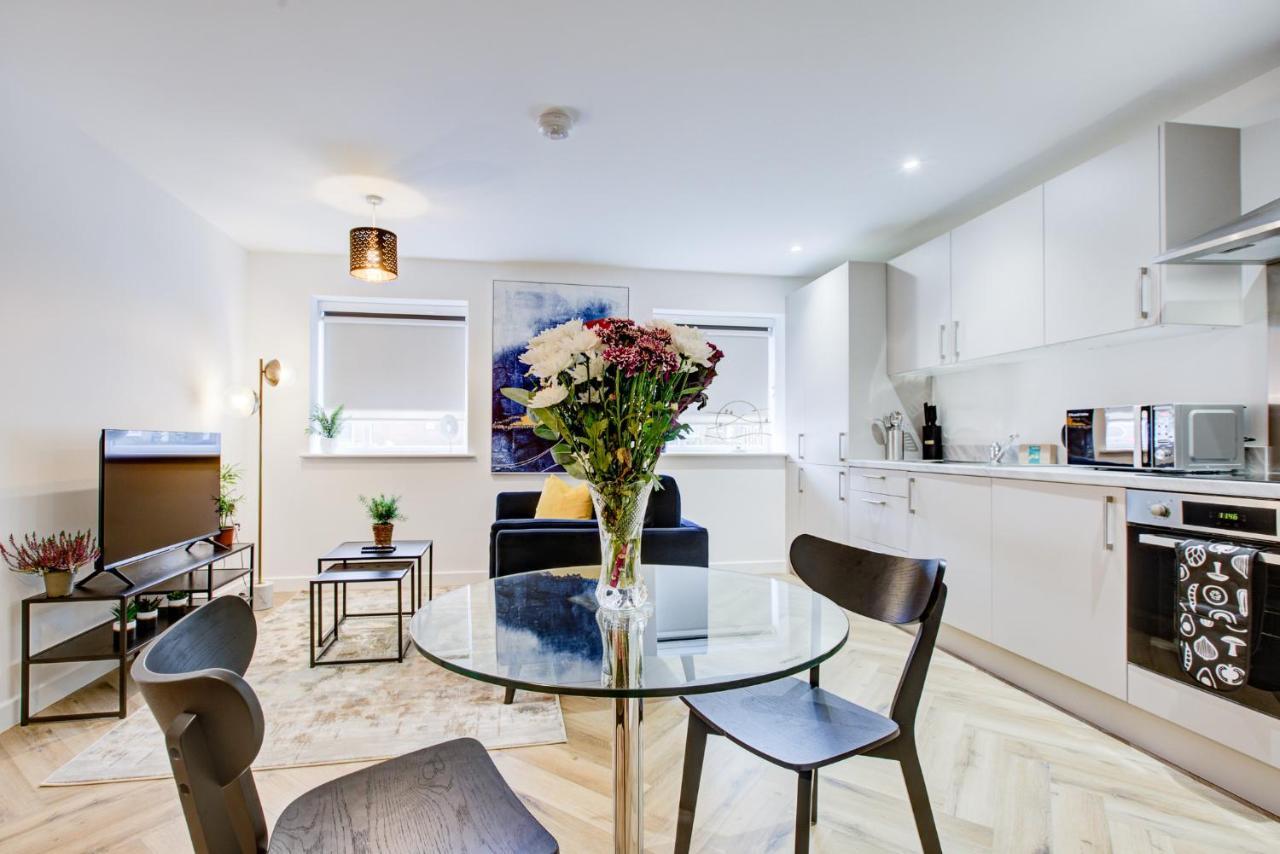 Hybrid Resi - London, Mitcham Close To Tooting And Wimbledon Exterior foto