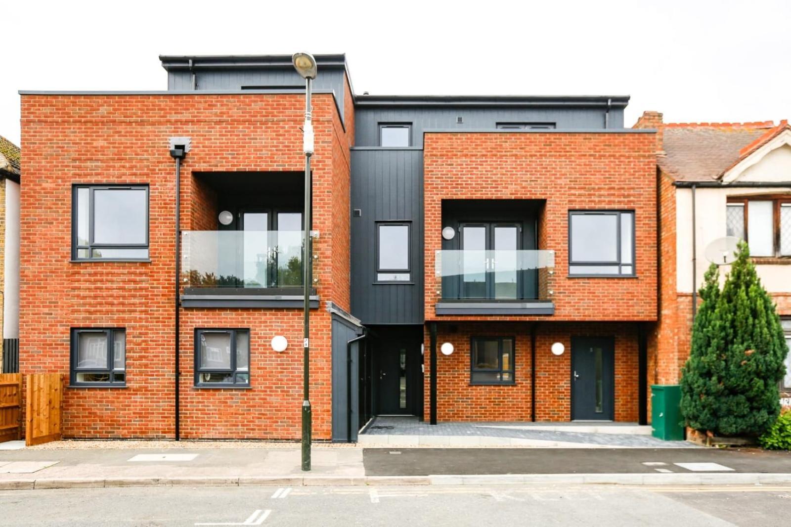 Hybrid Resi - London, Mitcham Close To Tooting And Wimbledon Exterior foto