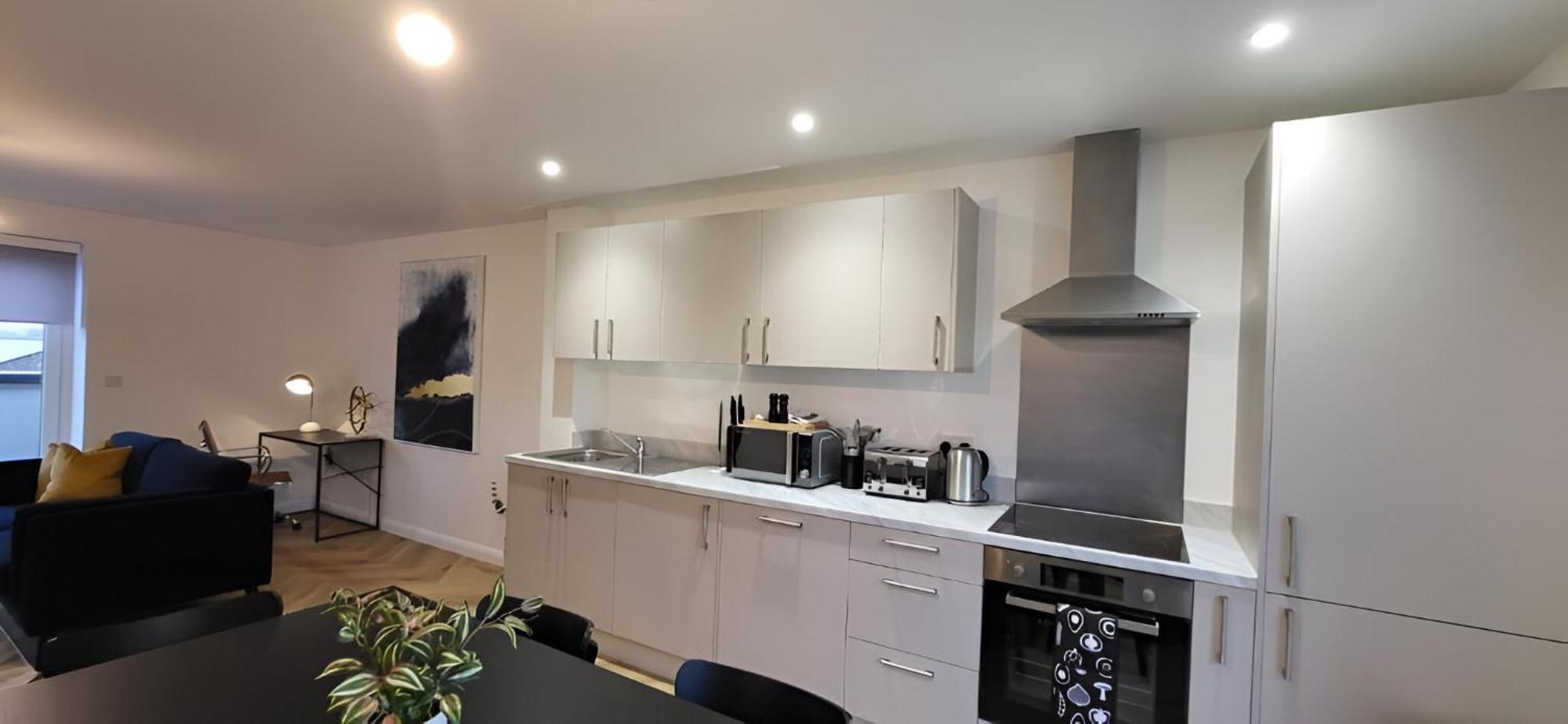 Hybrid Resi - London, Mitcham Close To Tooting And Wimbledon Exterior foto